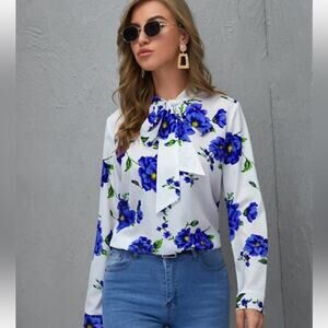 Plus Size Tie Neck Curve Hem Bold Floral Blue Top Blouse Size 4X